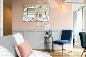 Tasteful Luxury Modern 2BR with Aircon in the City Next to Albert Park